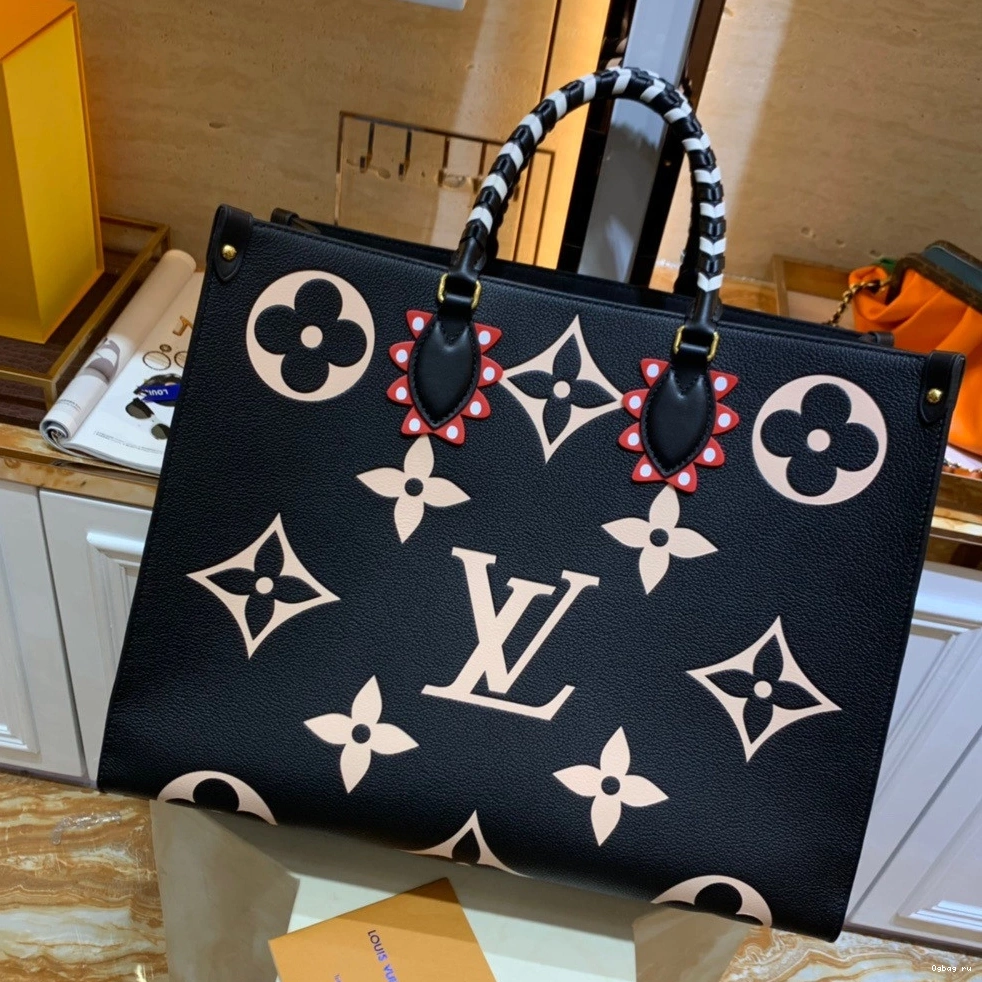 VUITTON CRAFTY LOUIS ONTHEGO GM 0819